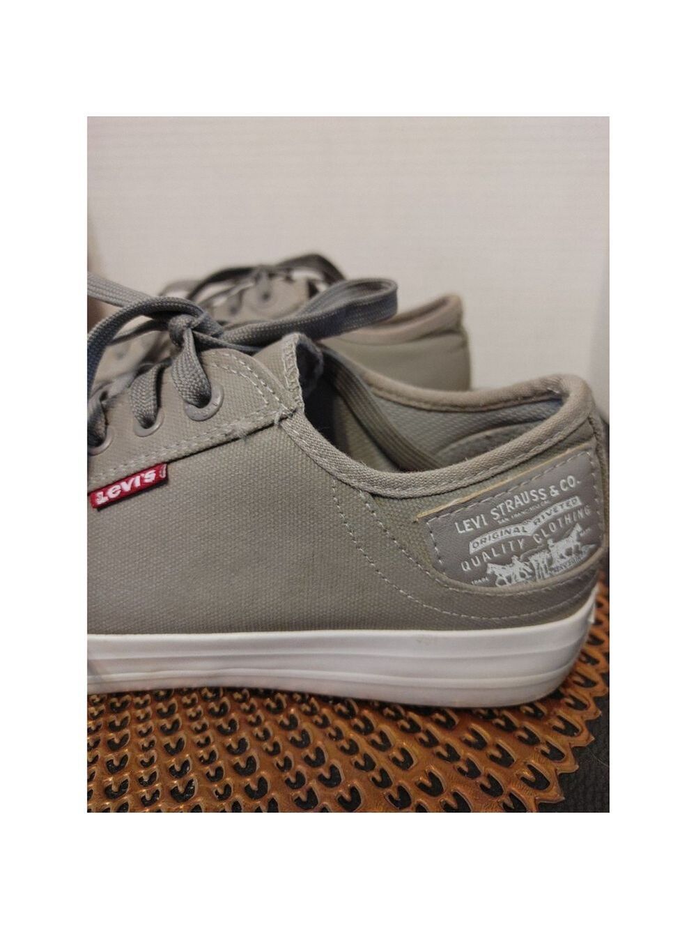 Levi's Size 8.5 - Picture 4 of 6